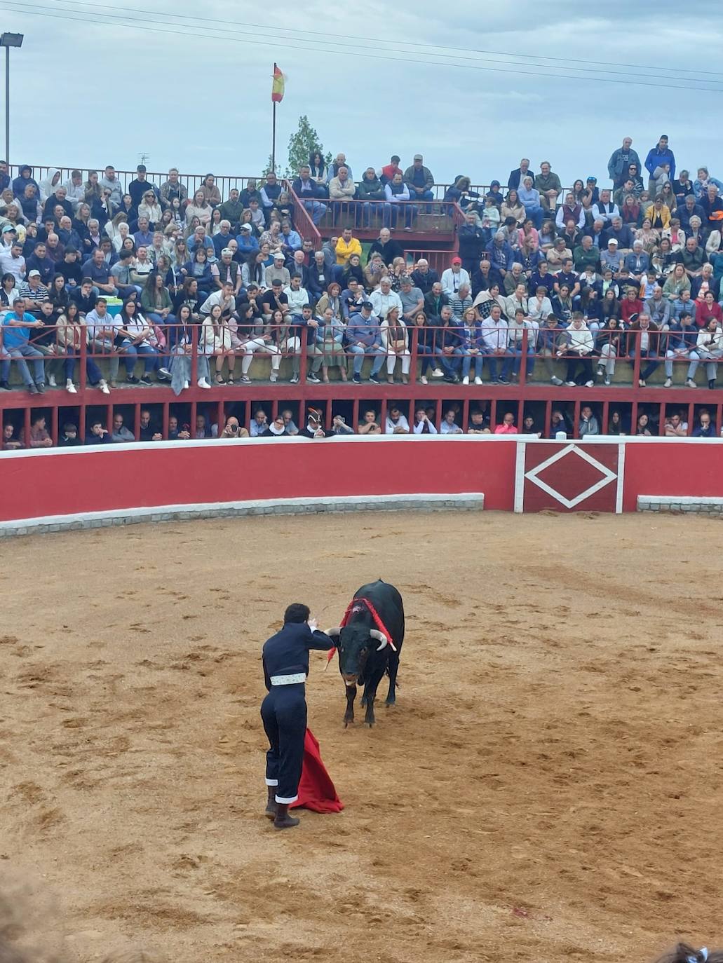 San Miguel de Valero disfruta con su fiesta y los toros