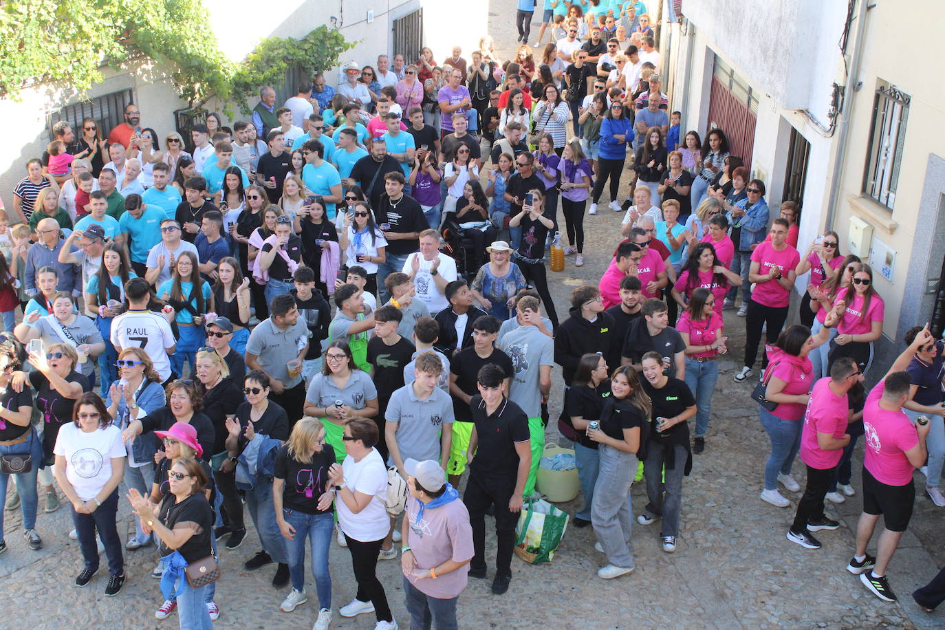 Emotivo y animado inicio de fiestas en San Miguel de Valero