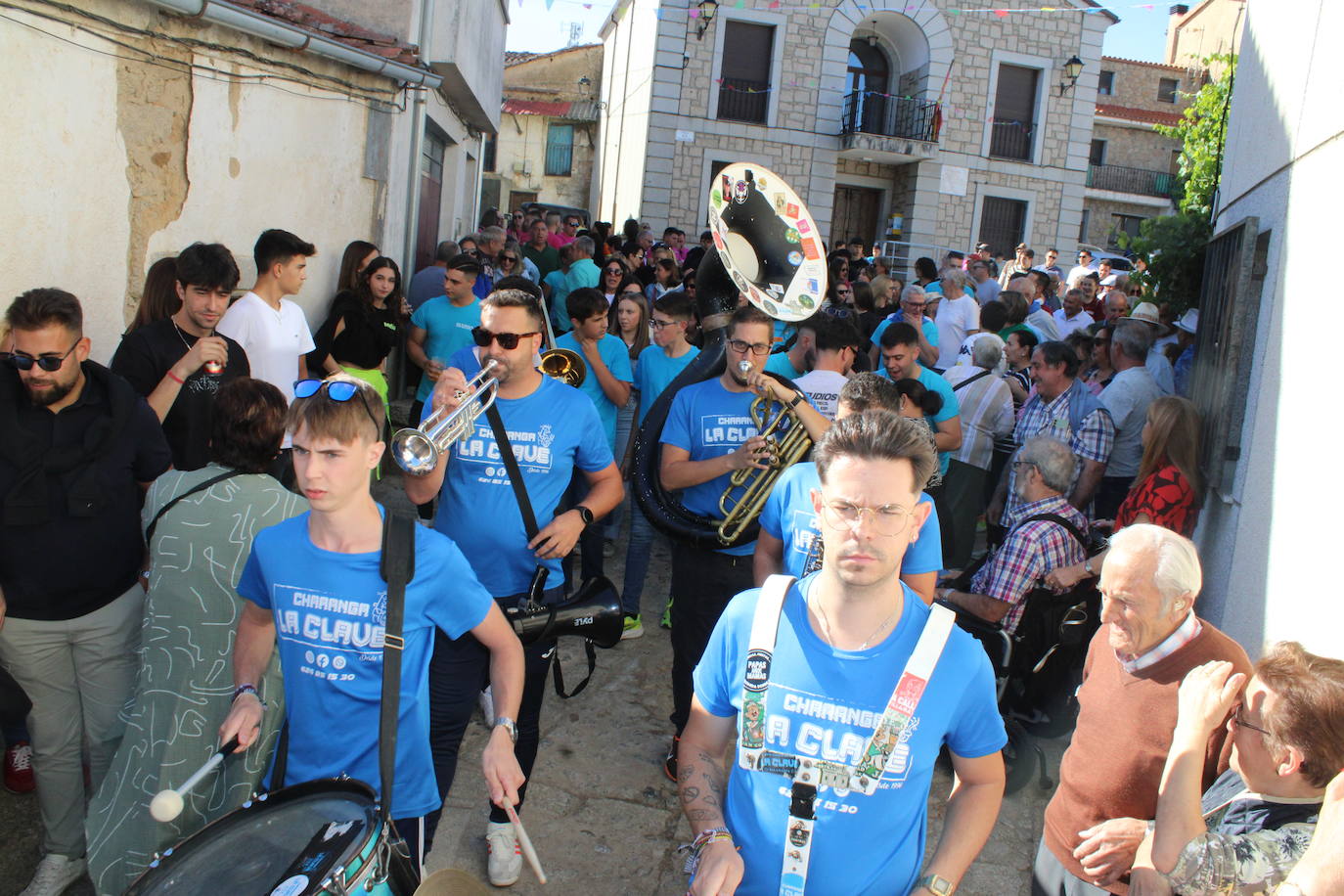Emotivo y animado inicio de fiestas en San Miguel de Valero