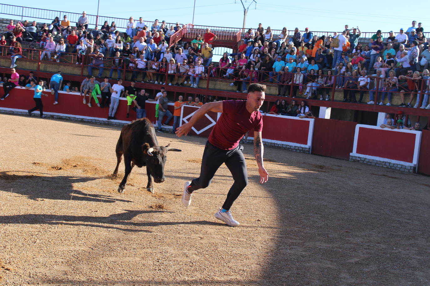 Emotivo y animado inicio de fiestas en San Miguel de Valero