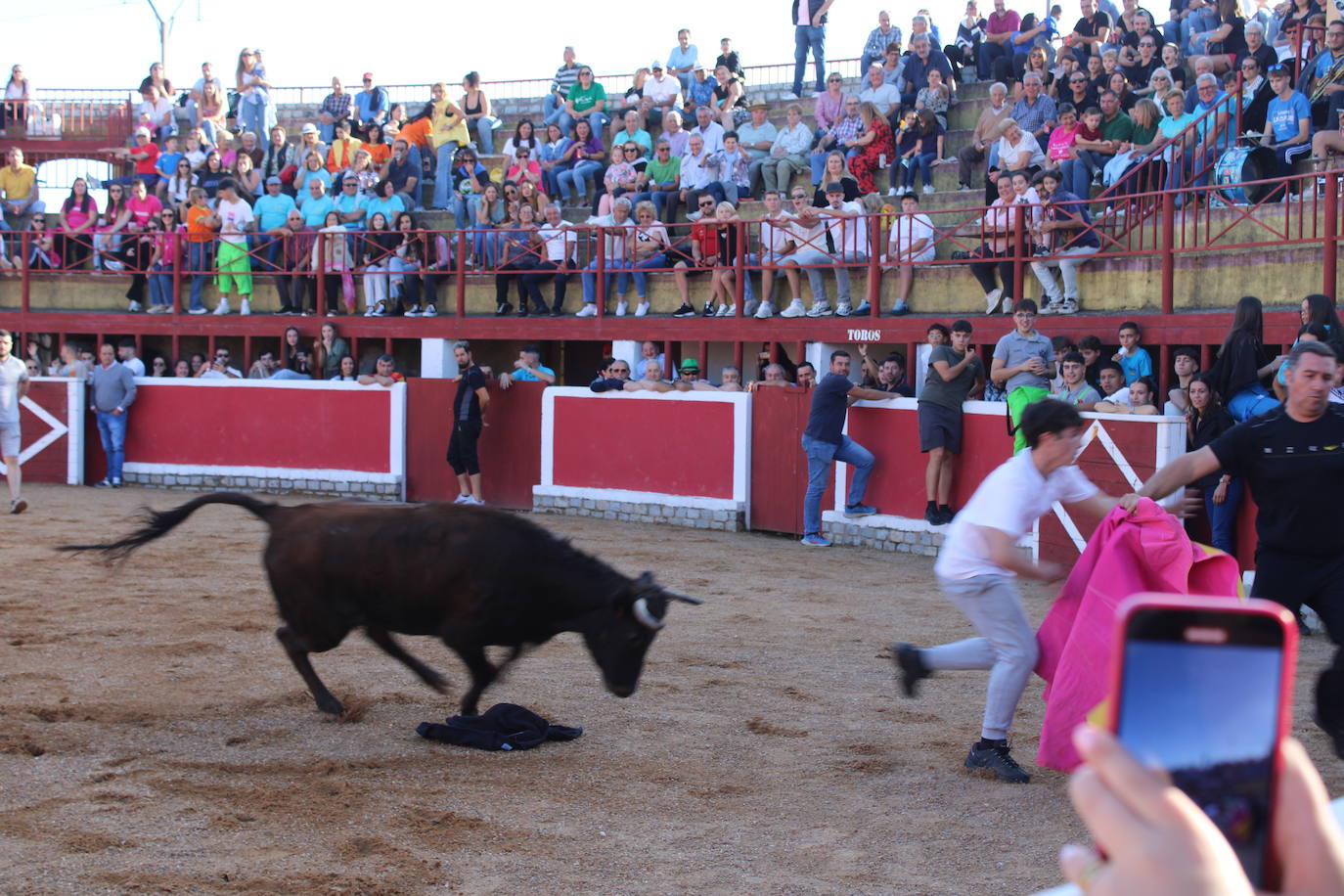 Emotivo y animado inicio de fiestas en San Miguel de Valero