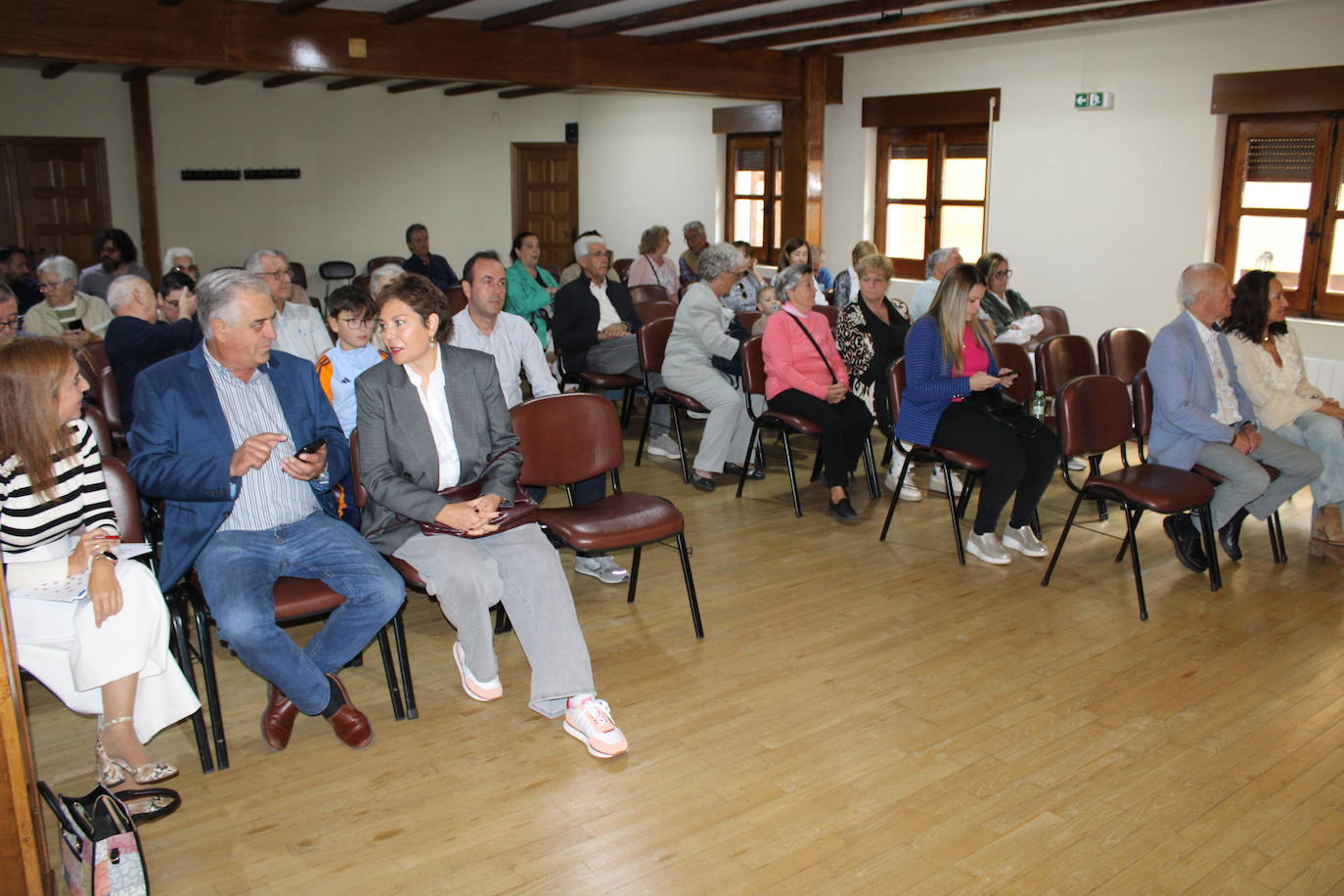 Todo listo en San Esteban de la Sierra para estrenar sus &quot;Viviendas en red&quot; para personas mayores