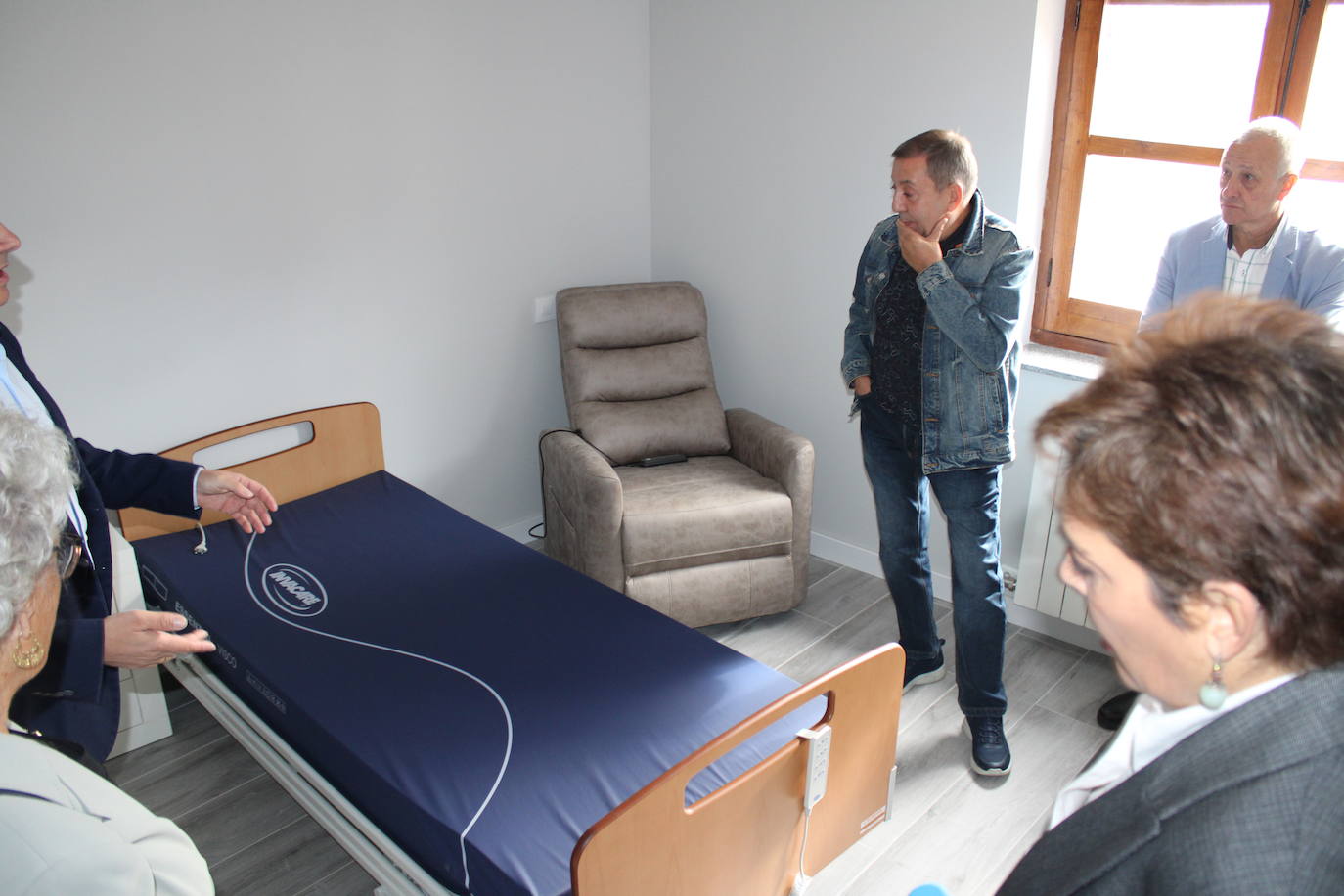 Todo listo en San Esteban de la Sierra para estrenar sus &quot;Viviendas en red&quot; para personas mayores