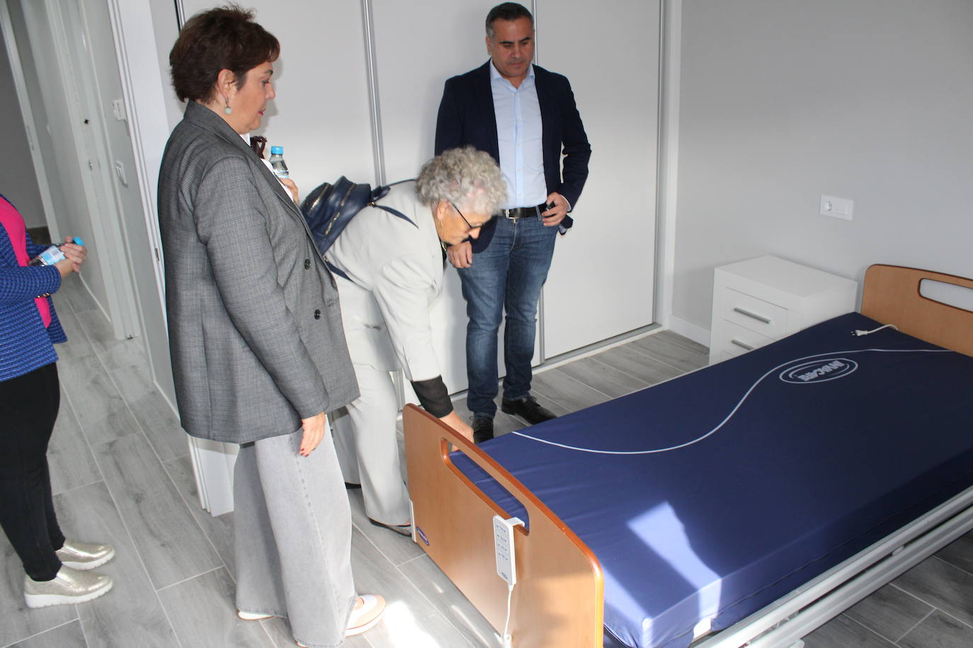 Todo listo en San Esteban de la Sierra para estrenar sus &quot;Viviendas en red&quot; para personas mayores