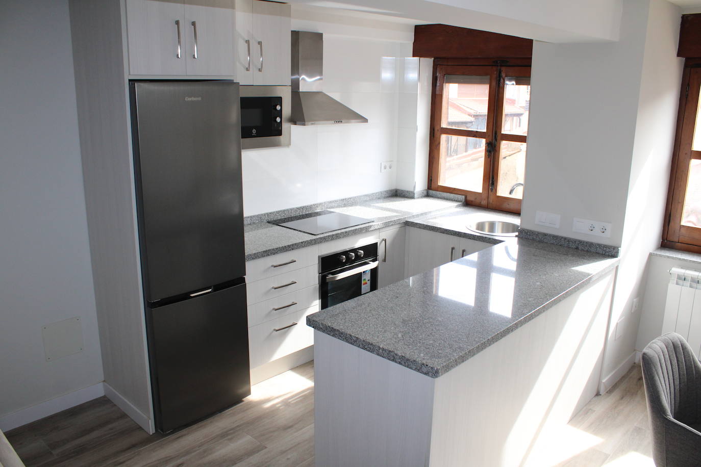 Todo listo en San Esteban de la Sierra para estrenar sus &quot;Viviendas en red&quot; para personas mayores