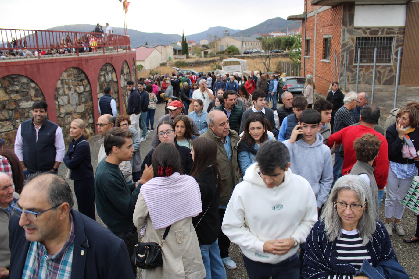 San Miguel de Valero disfruta con su fiesta y los toros