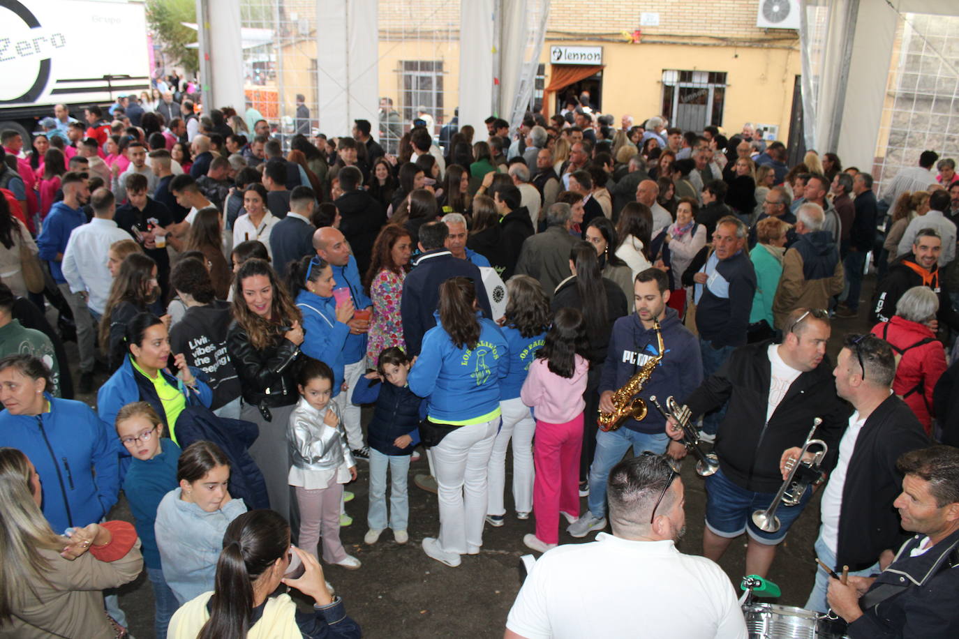 San Miguel de Valero disfruta con su fiesta y los toros