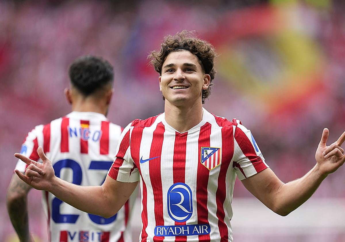 Julián Álvarez celebra uno de sus goles en el Atlético de Madrid-Real Madrid.