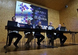 La junta directiva de Unionistas preside la Asamblea General Ordinaria, celebrada en la mañana de este sábado.