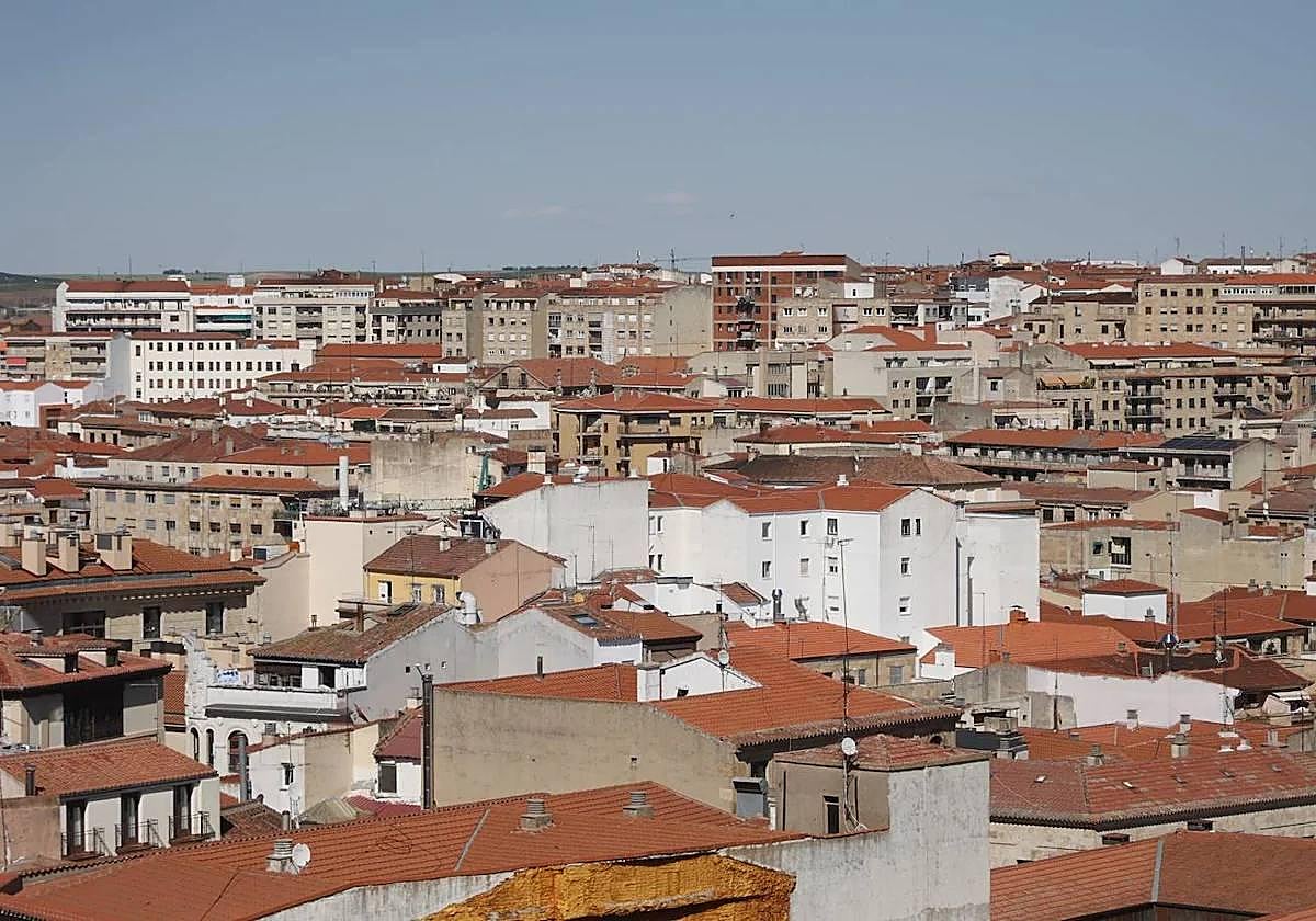 Vista aérea de decenas de edificios de viviendas de Salamanca.