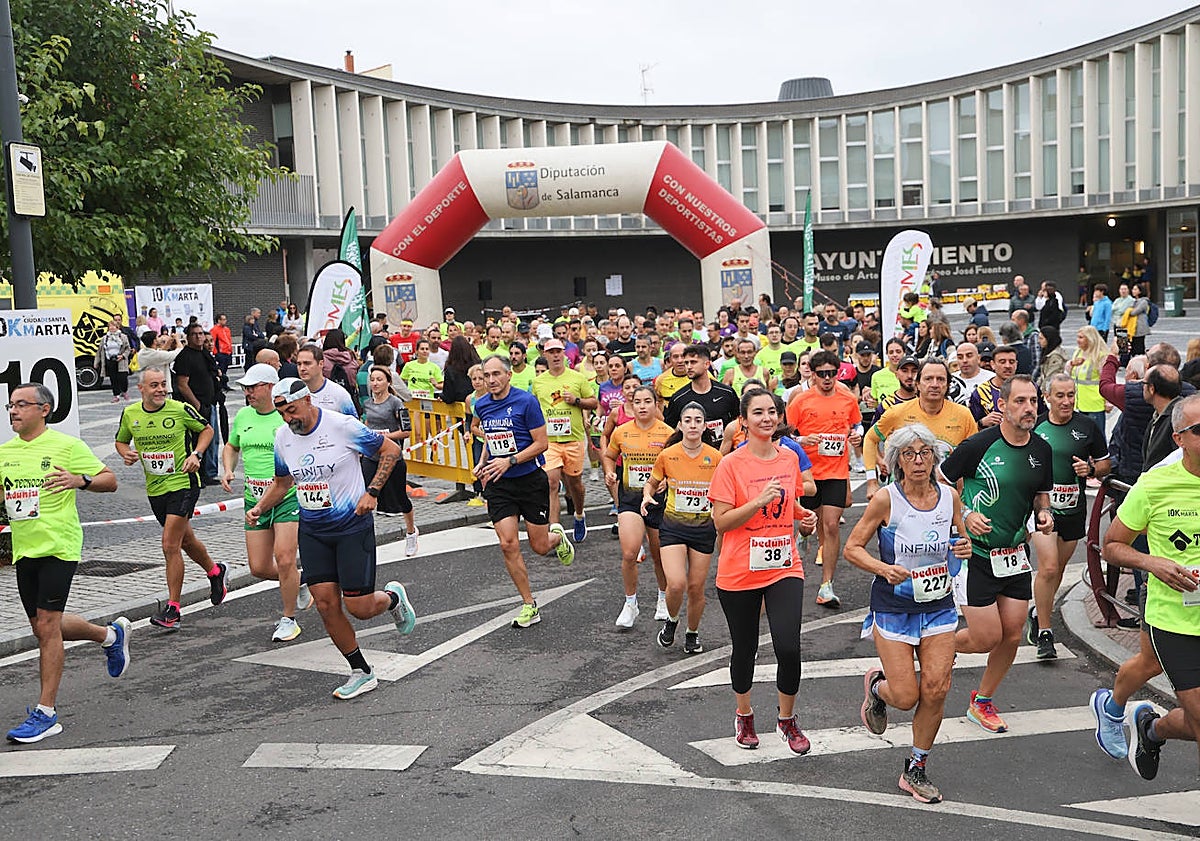 Imagen principal - Pablo Herrero y Ester Rodríguez son los más rápidos en Santa Marta