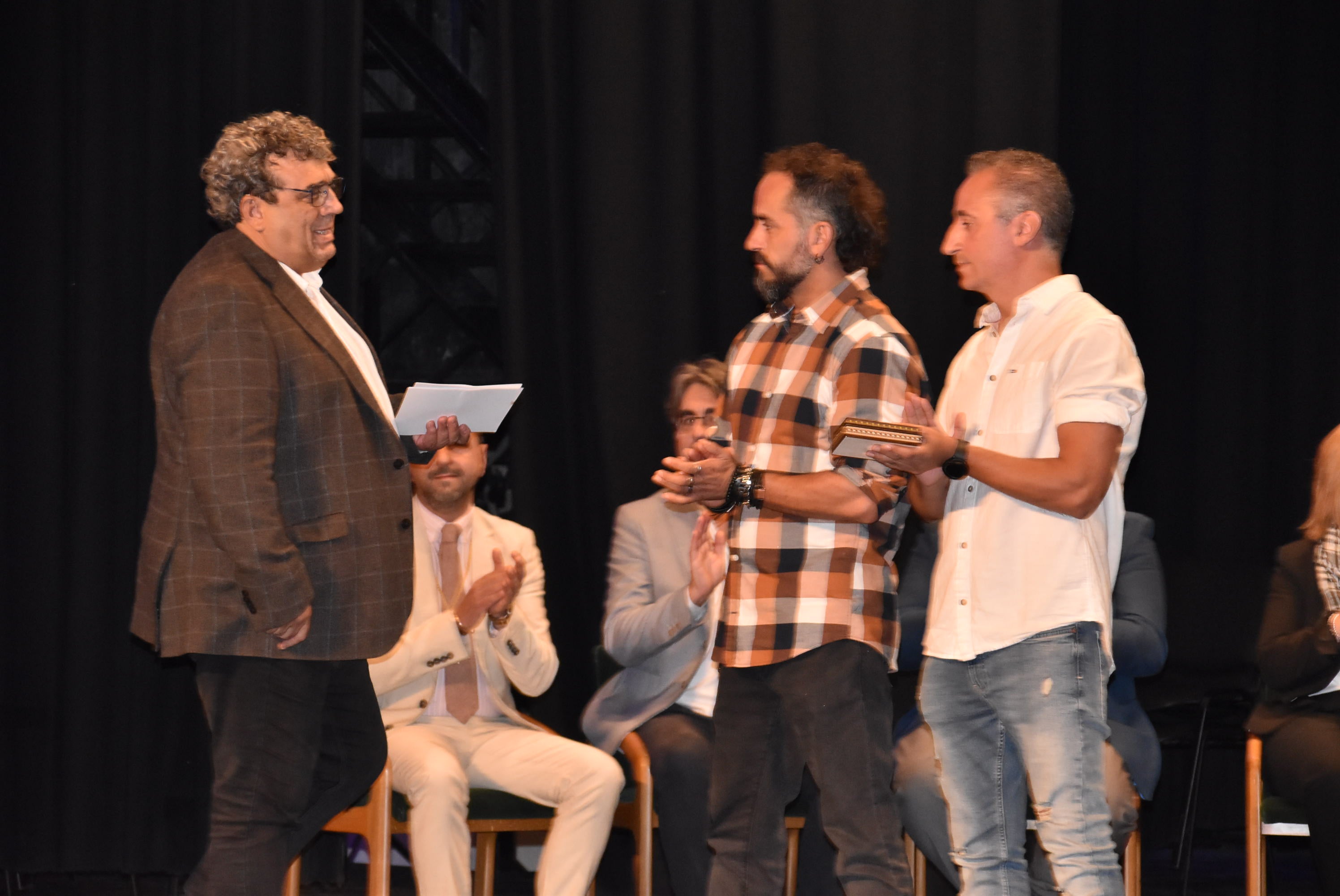 Béjar premia el esfuerzo en la solidaridad, la lucha contra la violencia de género y en la cultura