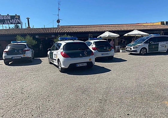 Imagen de archivo de la Guardia Civil en el mesón asaltado en Martinamor.