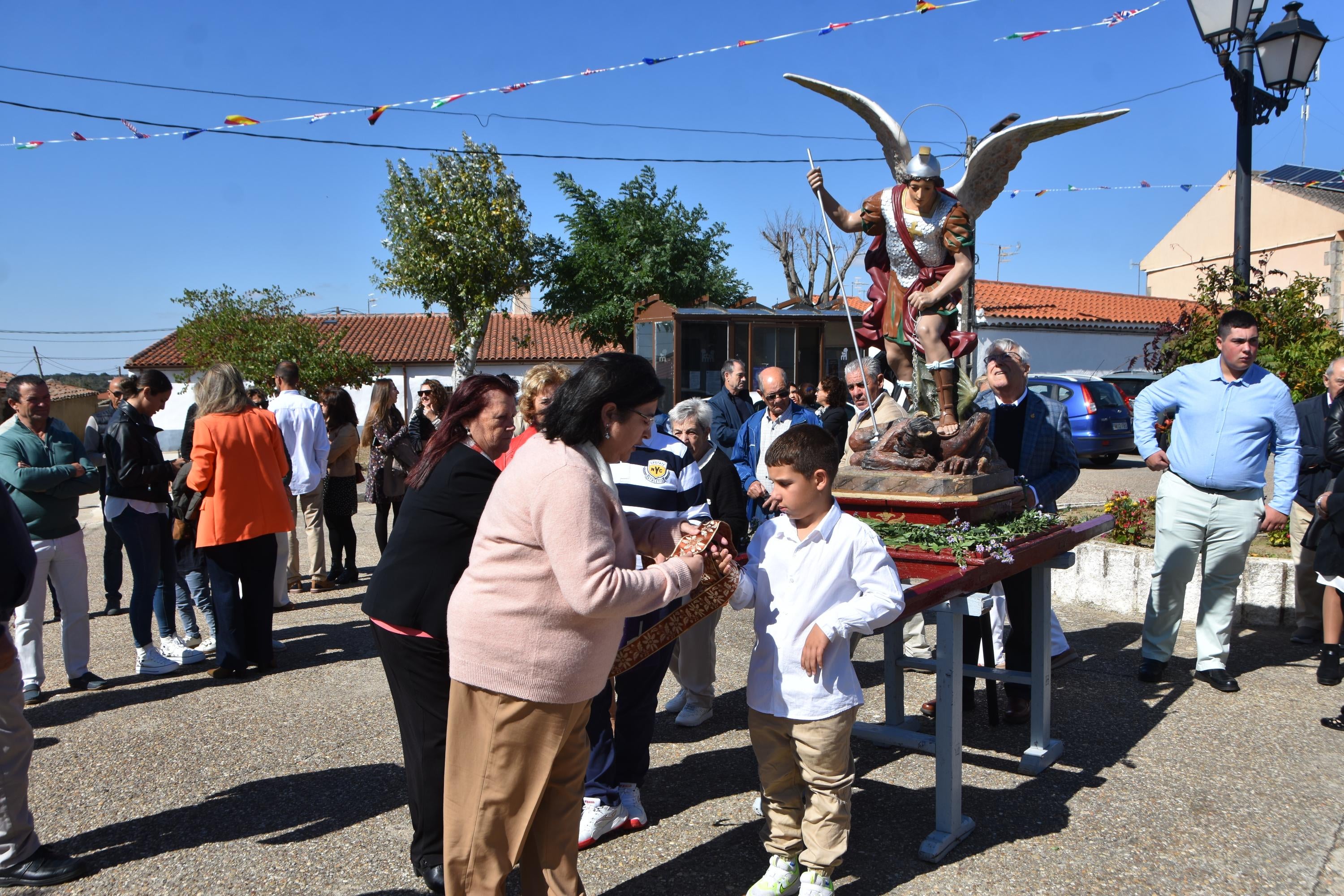 Día de honores a San Miguel en Santiz