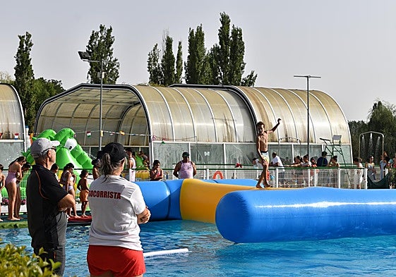 Las instalaciones de las piscinas municipales de Alba de Tormes han contado con más de 42.000 usuarios.