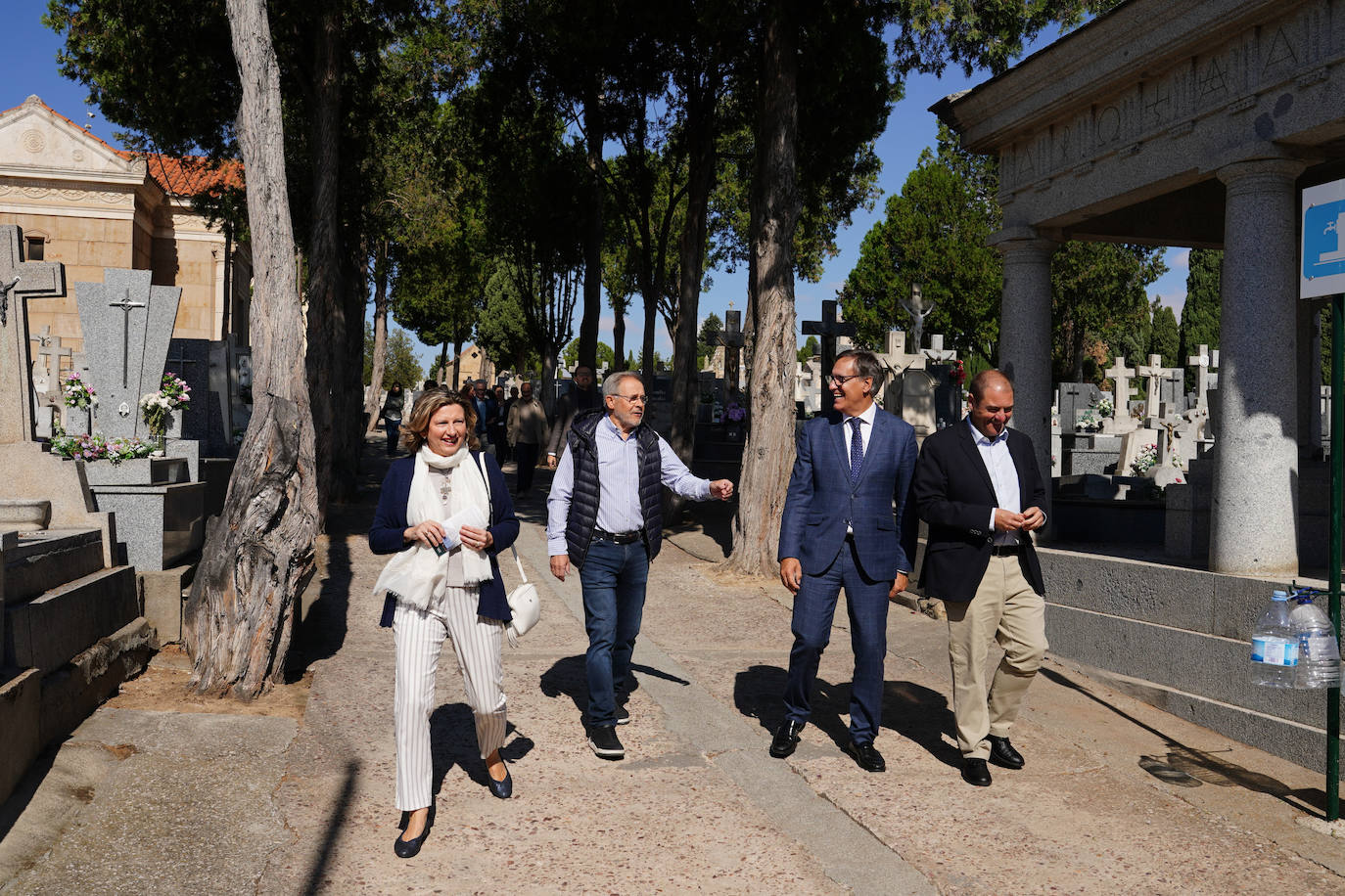 Rutas guiadas para estrenar la nueva señalización histórica del cementerio