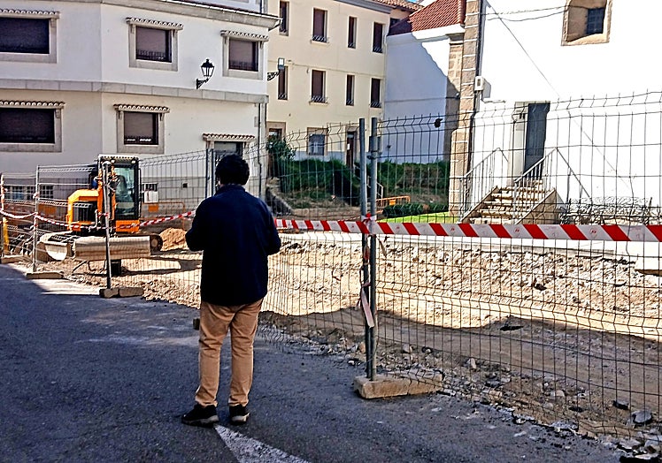 Imagen de las obras de San Juan paradas por el hallazgo.