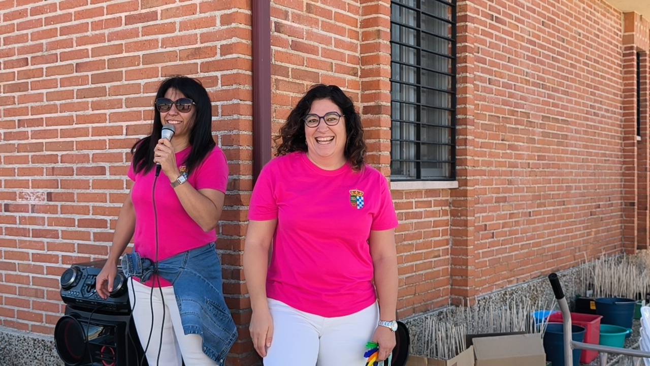 Los niños y jóvenes llenan de alegría las calles de Coca de Alba