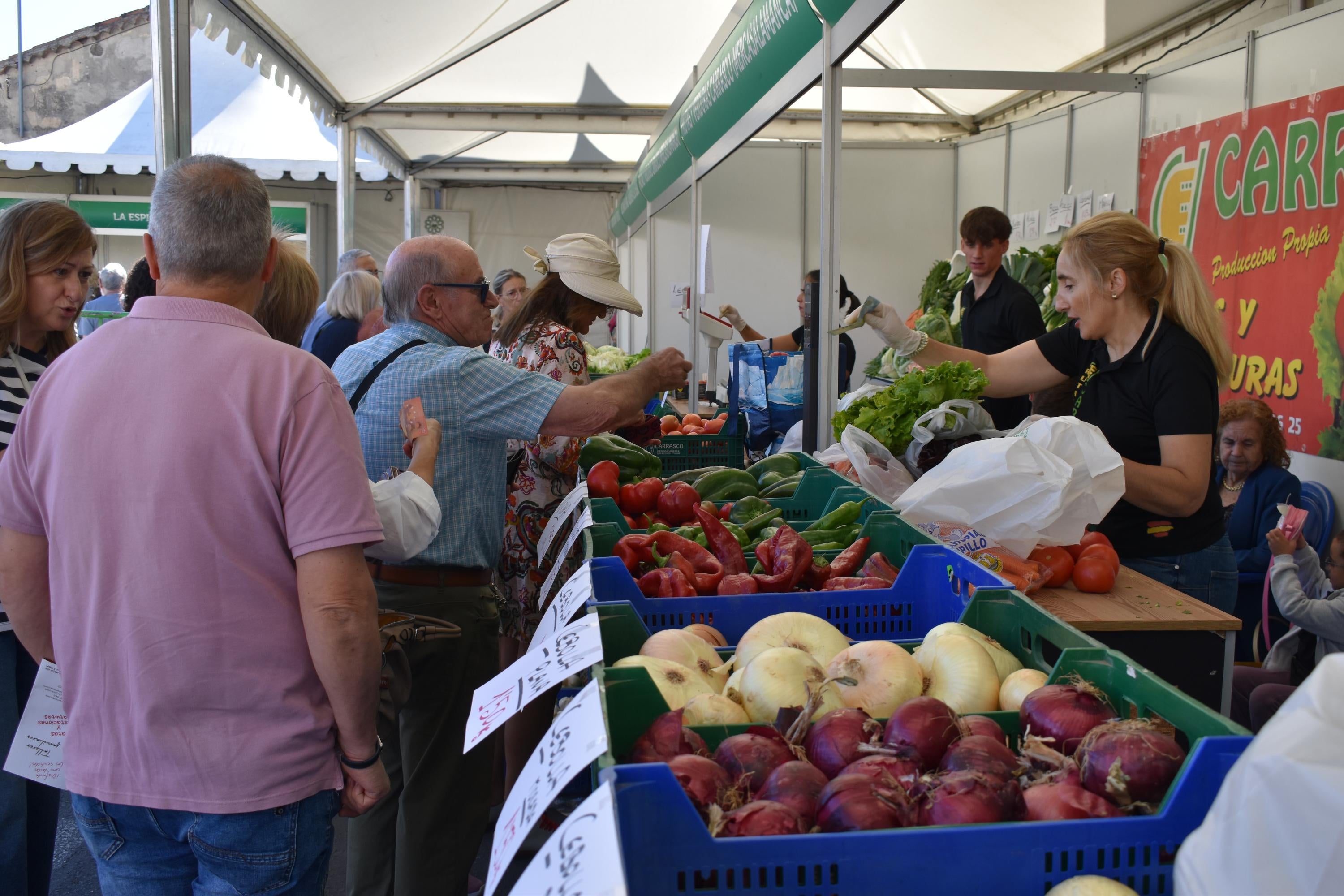 Cabrerizos triunfa con su feria agroalimentaria