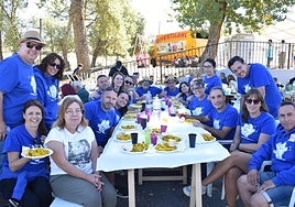 La peña 'La exclusiva', en la comida.