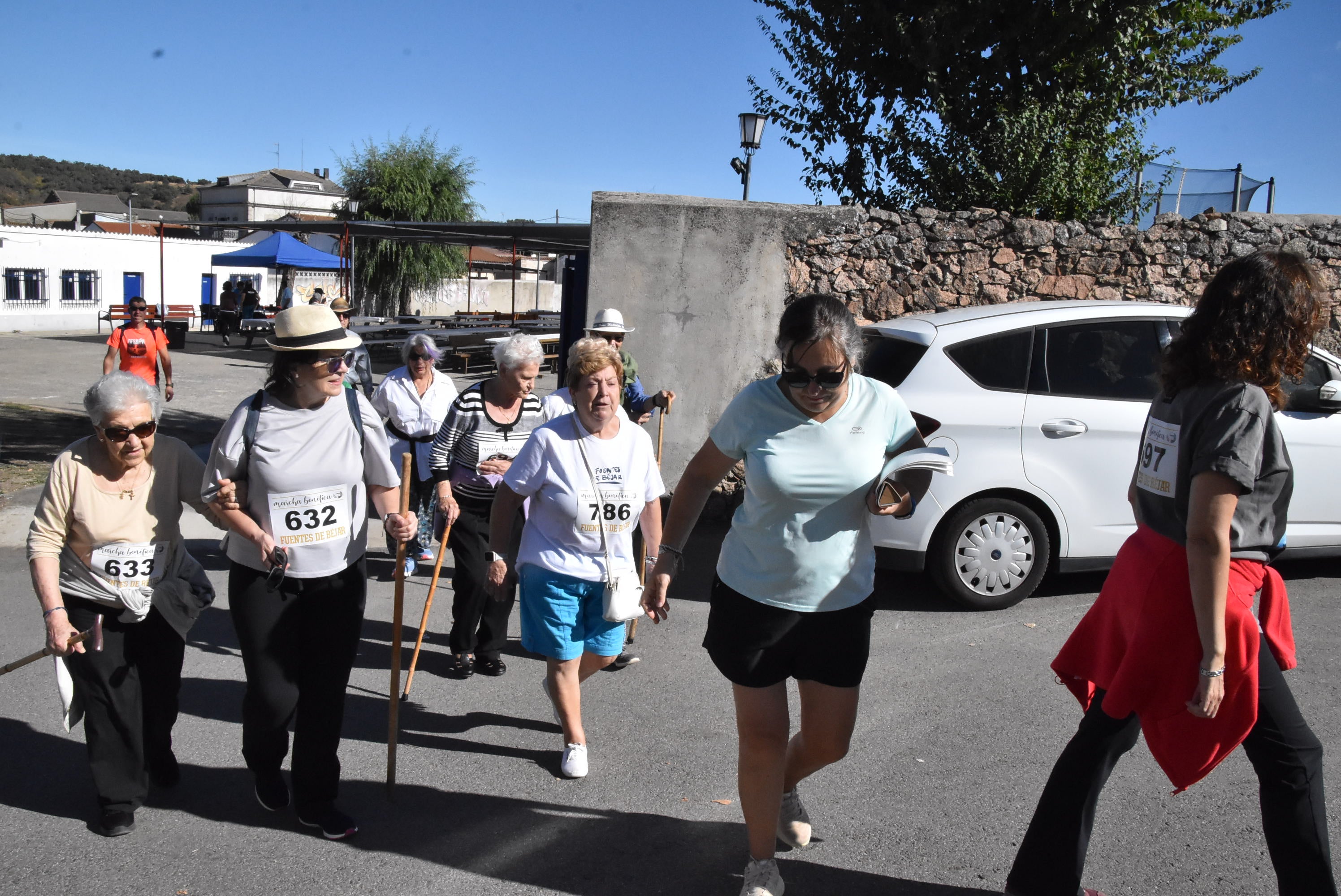 Fuentes de Béjar camina por la esclerosis múltiple
