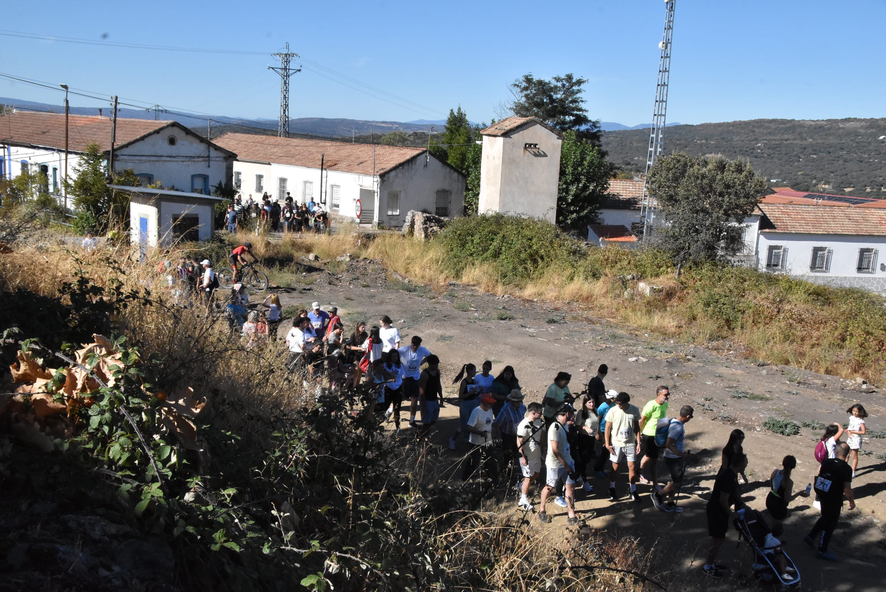 Fuentes de Béjar camina por la esclerosis múltiple