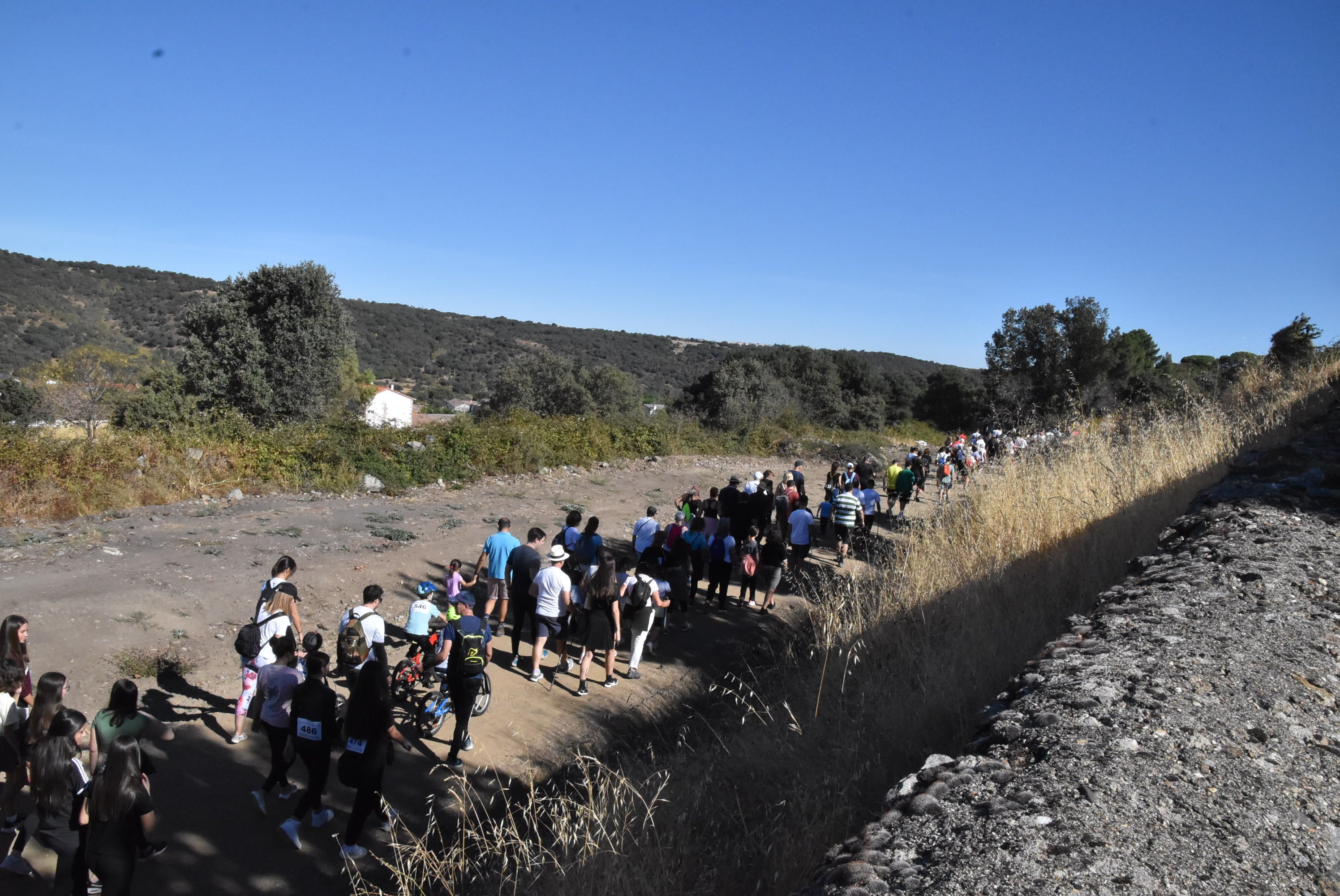 Fuentes de Béjar camina por la esclerosis múltiple