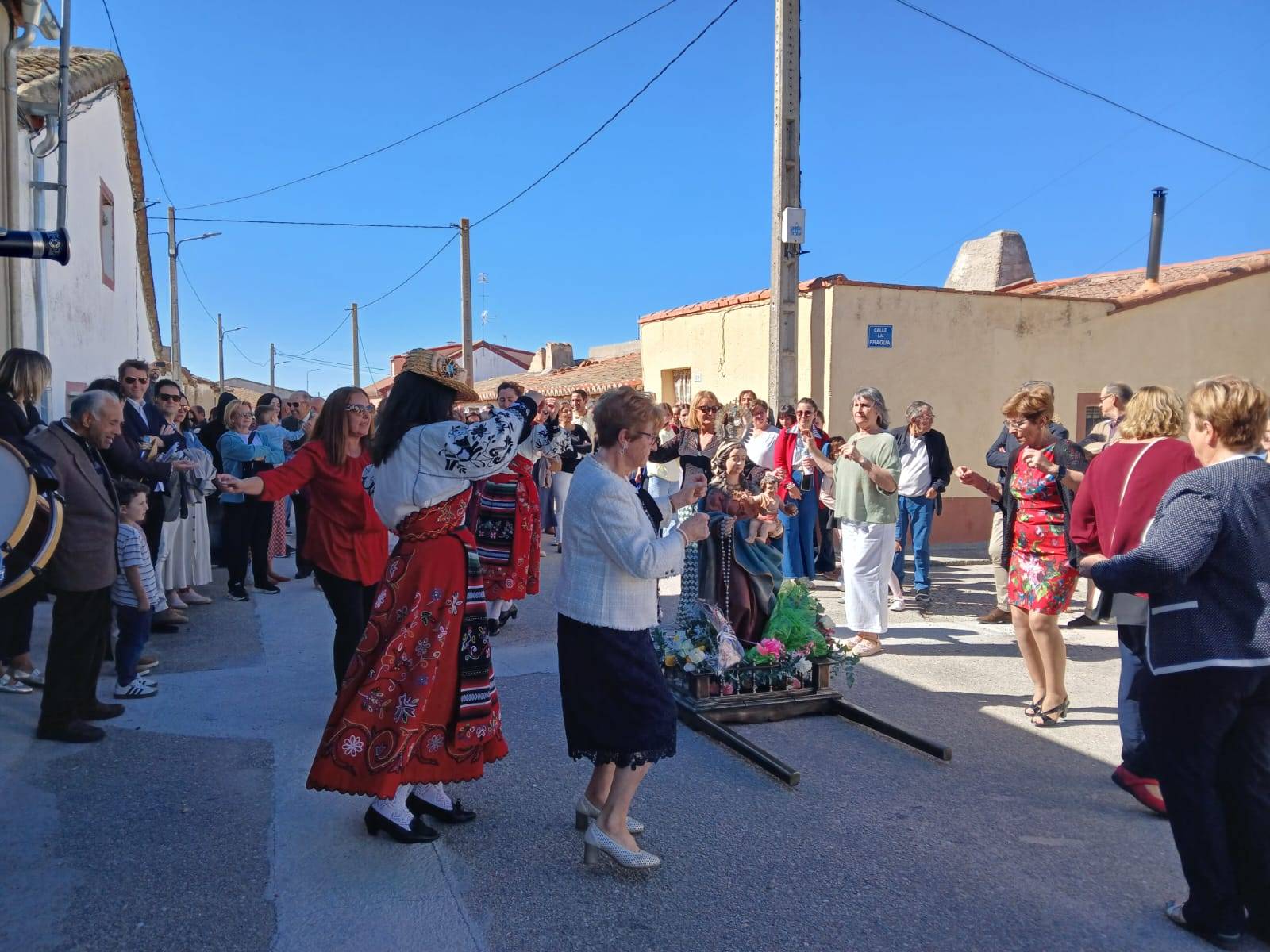 La &#039;Torta Rica&#039; tradicional de Coca de Alba para todo el pueblo