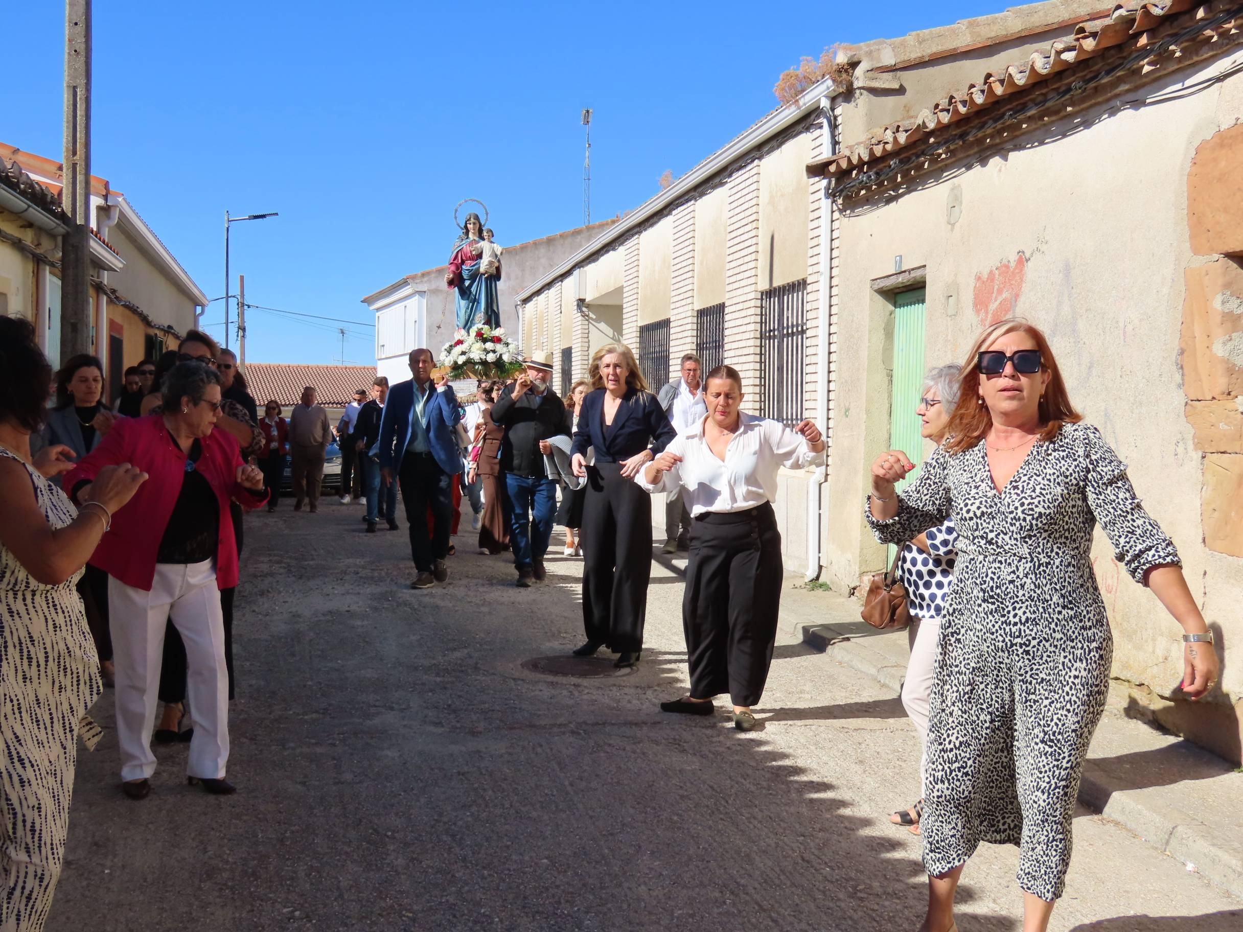 Derroche de adrenalina y alegría en las calles de Poveda de las Cintas