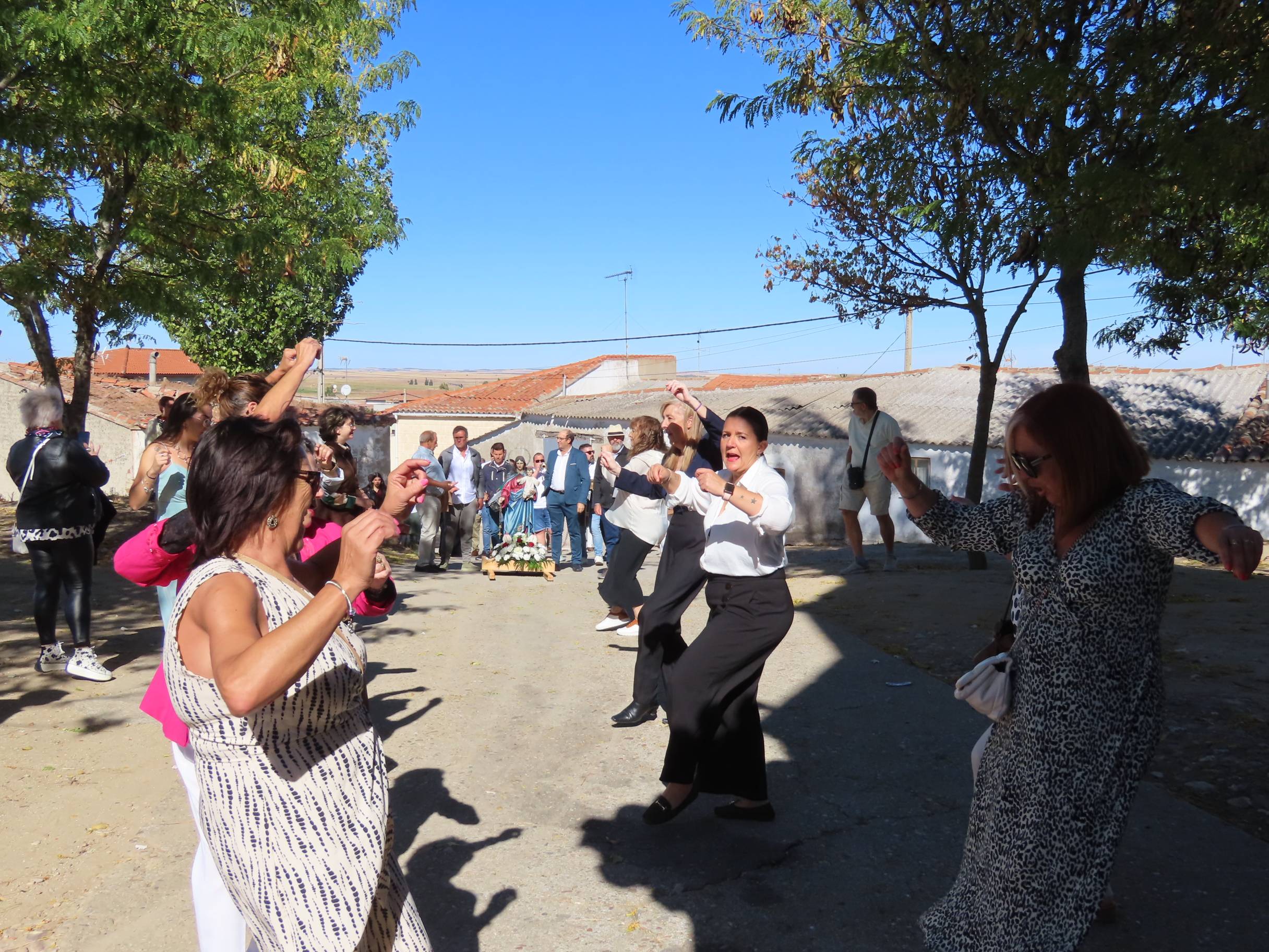 Derroche de adrenalina y alegría en las calles de Poveda de las Cintas