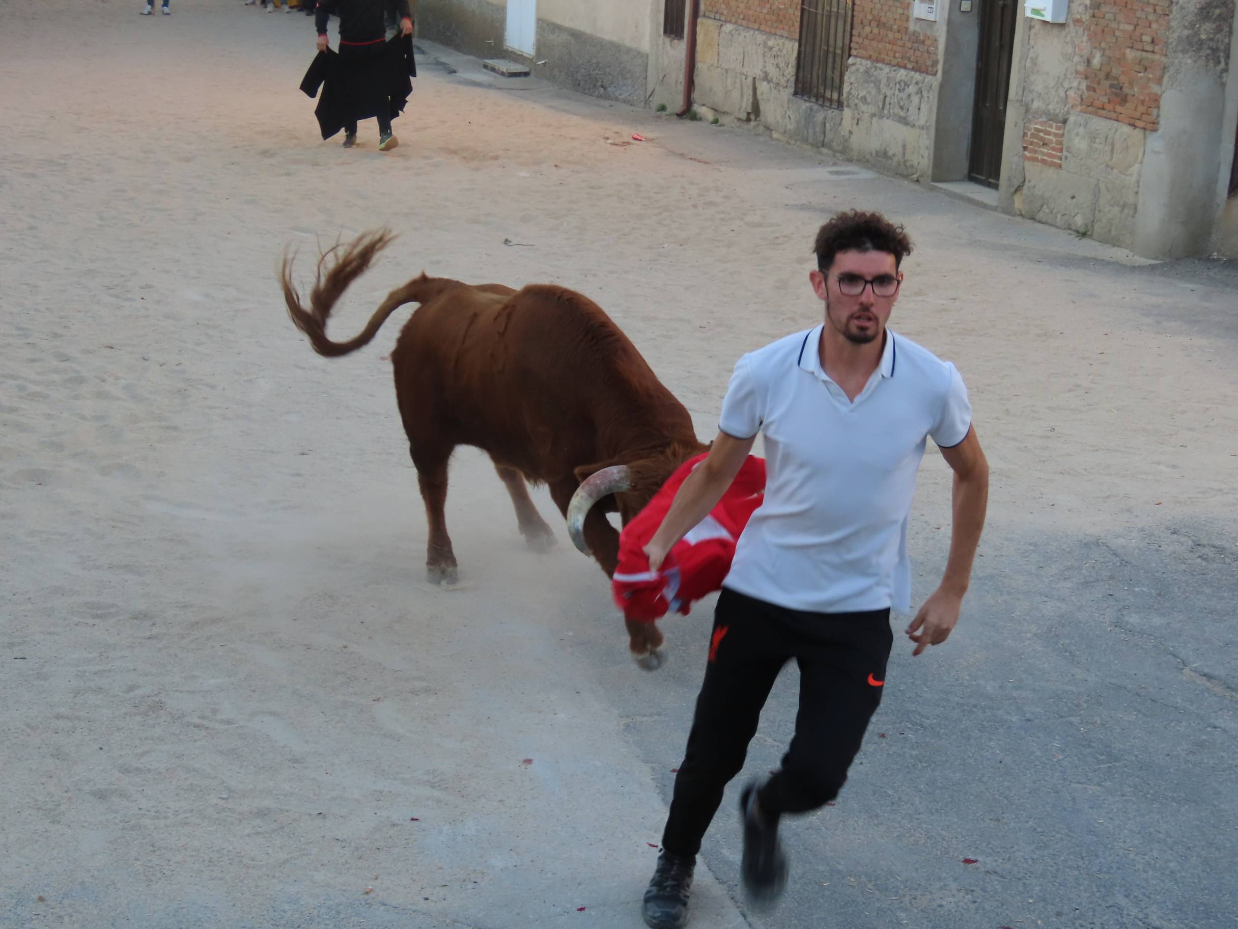 Derroche de adrenalina y alegría en las calles de Poveda de las Cintas