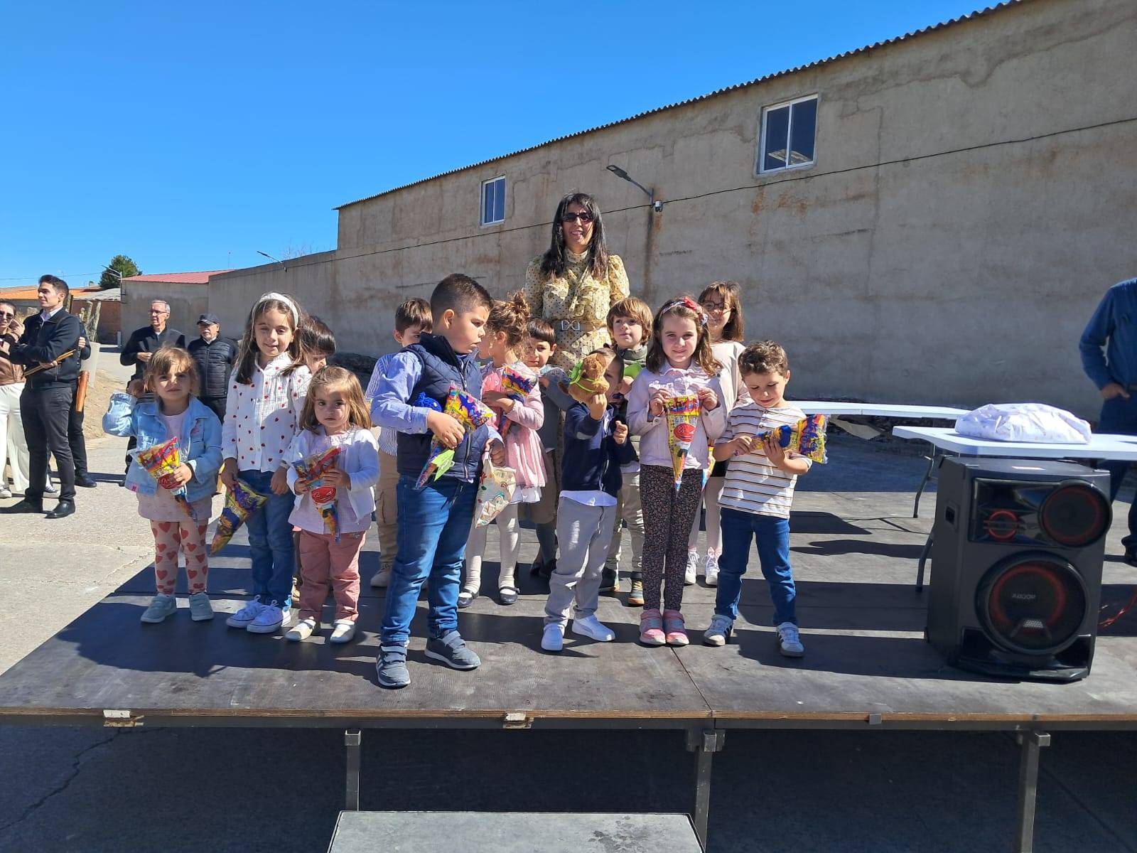 La &#039;Torta Rica&#039; tradicional de Coca de Alba para todo el pueblo