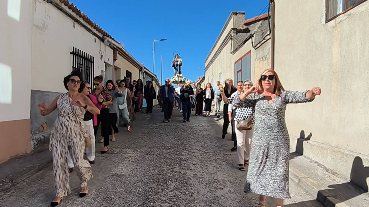 Derroche de adrenalina y alegría en las calles de Poveda de las Cintas