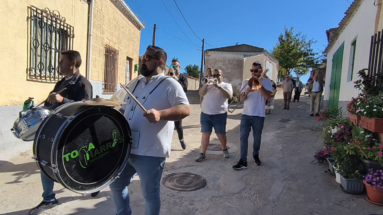 Derroche de adrenalina y alegría en las calles de Poveda de las Cintas