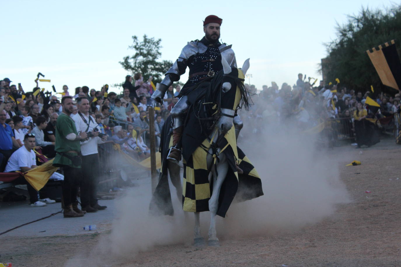 Ciudad Rodrigo despide la VIII Feria Medieval con el poderío de los caballeros