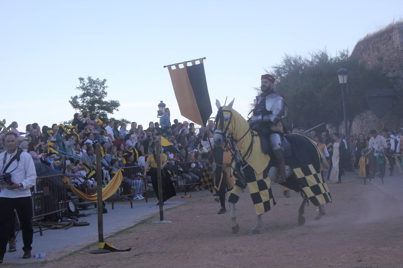 Ciudad Rodrigo despide la VIII Feria Medieval con el poderío de los caballeros