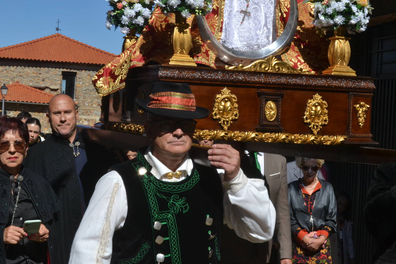 El Maíllo rinde pleitesía a la Virgen del Rosario