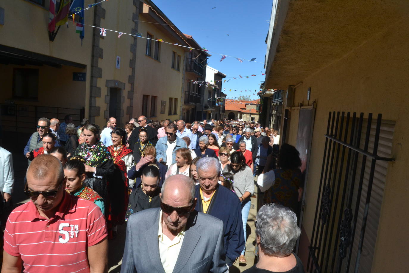 El Maíllo rinde pleitesía a la Virgen del Rosario