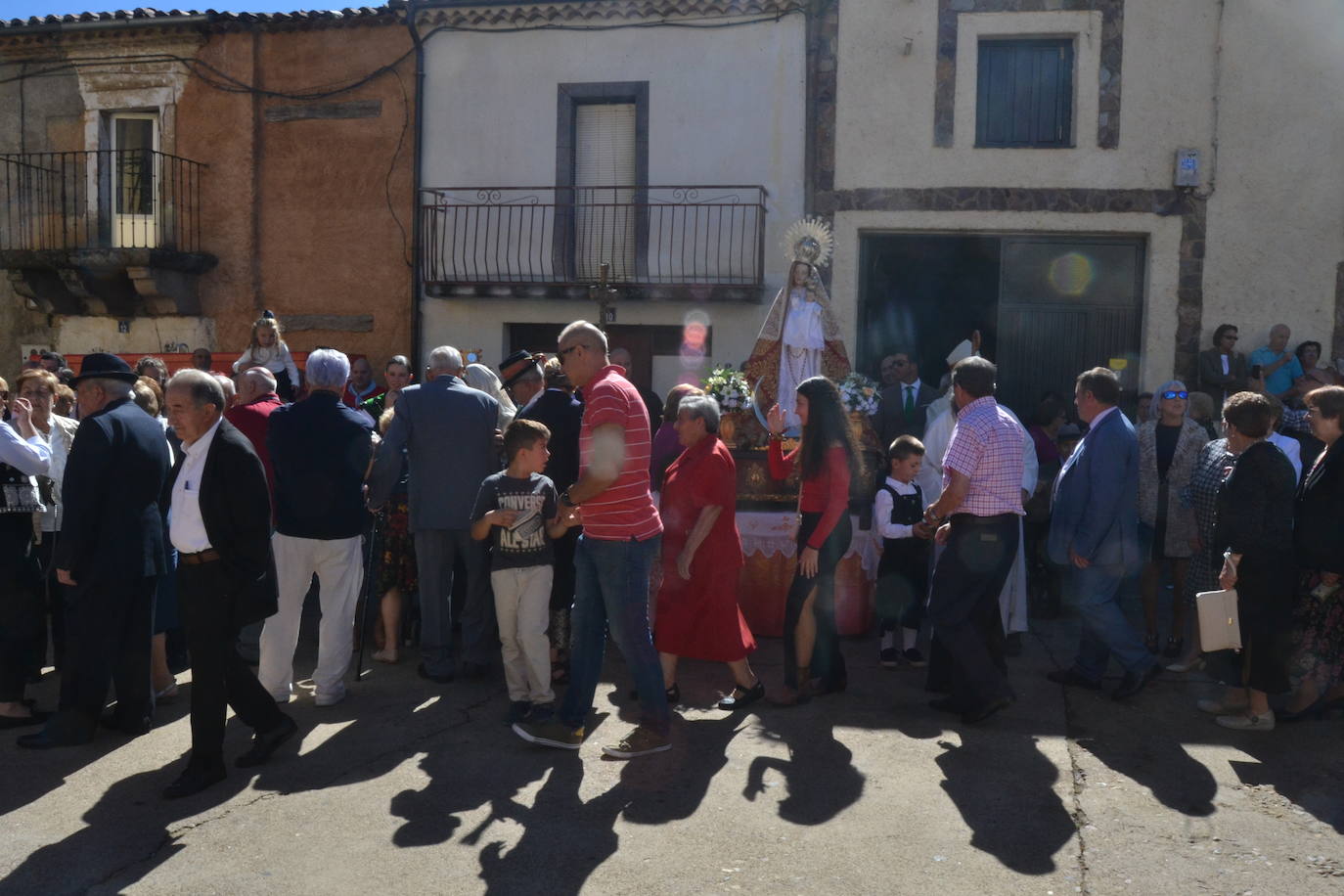 El Maíllo rinde pleitesía a la Virgen del Rosario