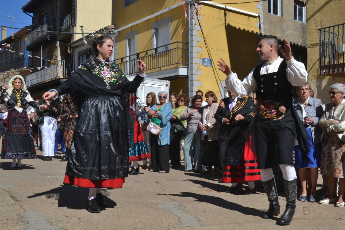 El Maíllo rinde pleitesía a la Virgen del Rosario