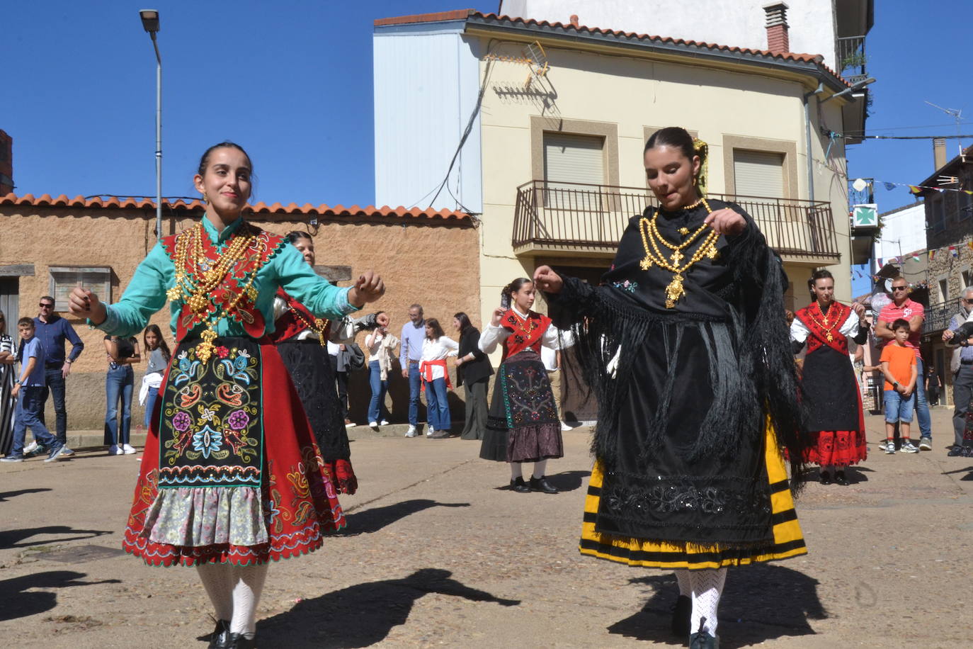 El Maíllo rinde pleitesía a la Virgen del Rosario