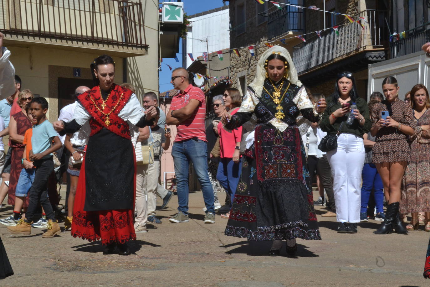 El Maíllo rinde pleitesía a la Virgen del Rosario