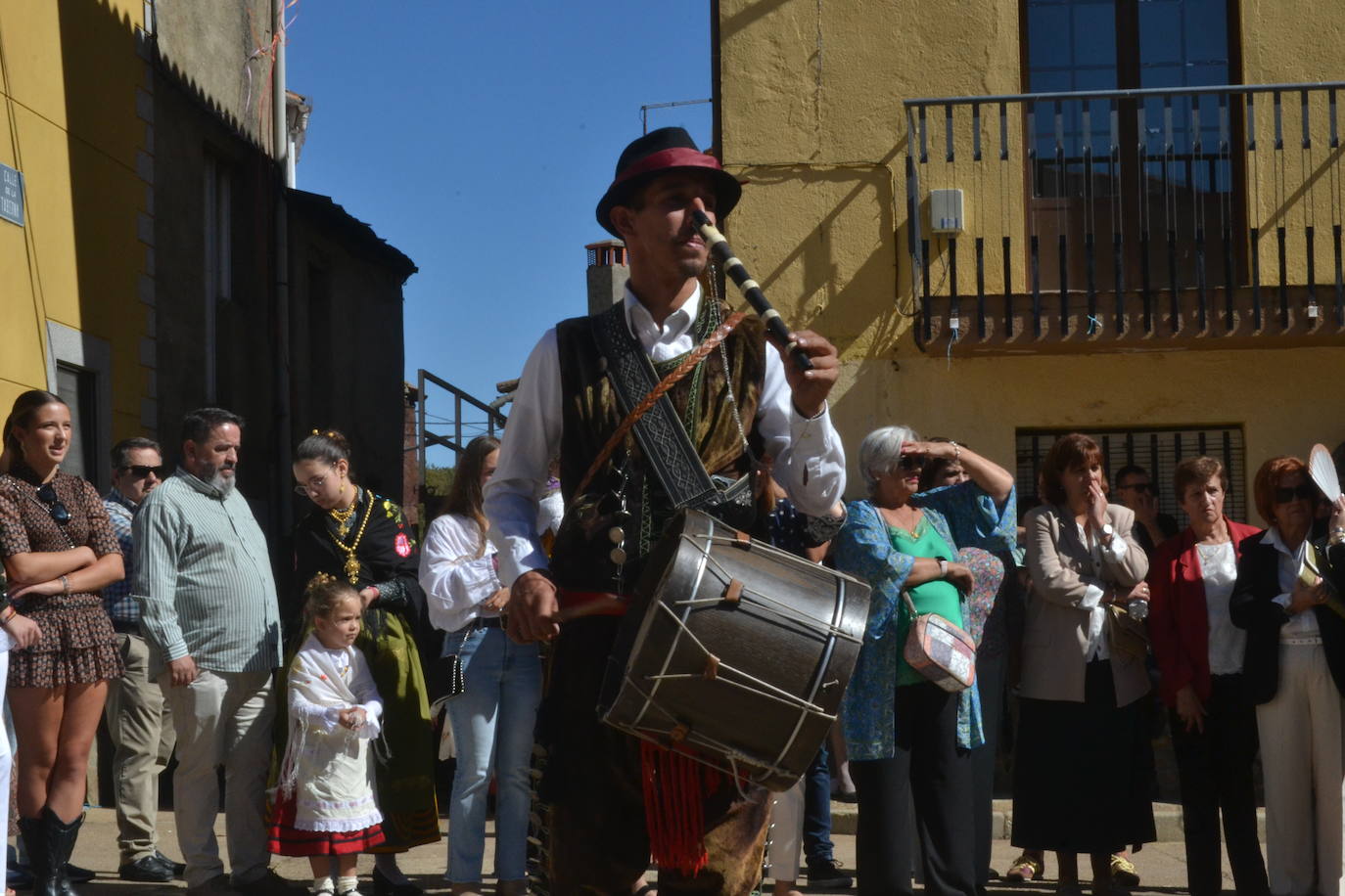 El Maíllo rinde pleitesía a la Virgen del Rosario