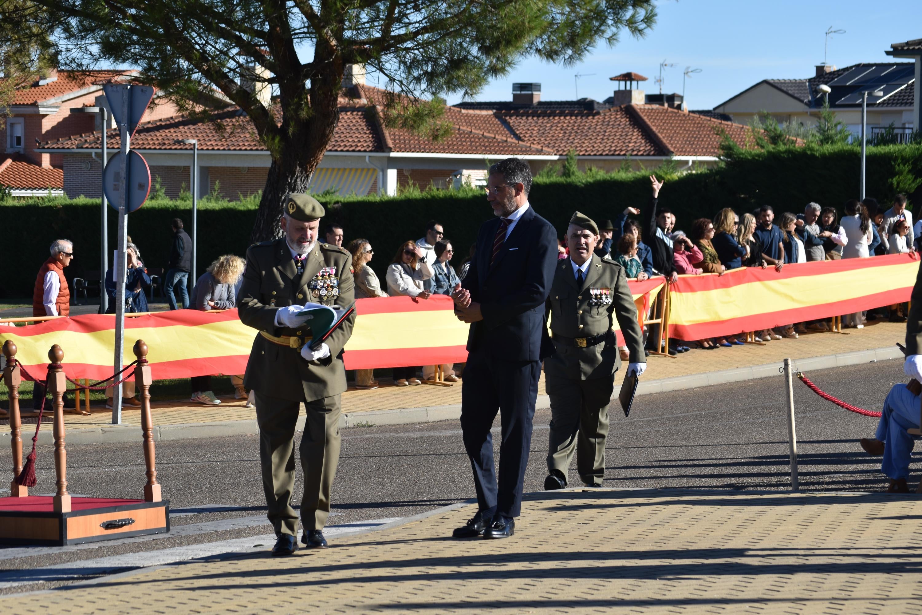 Villamayor celebra su primera Jura de Bandera civil con la participación de 104 ciudadanos