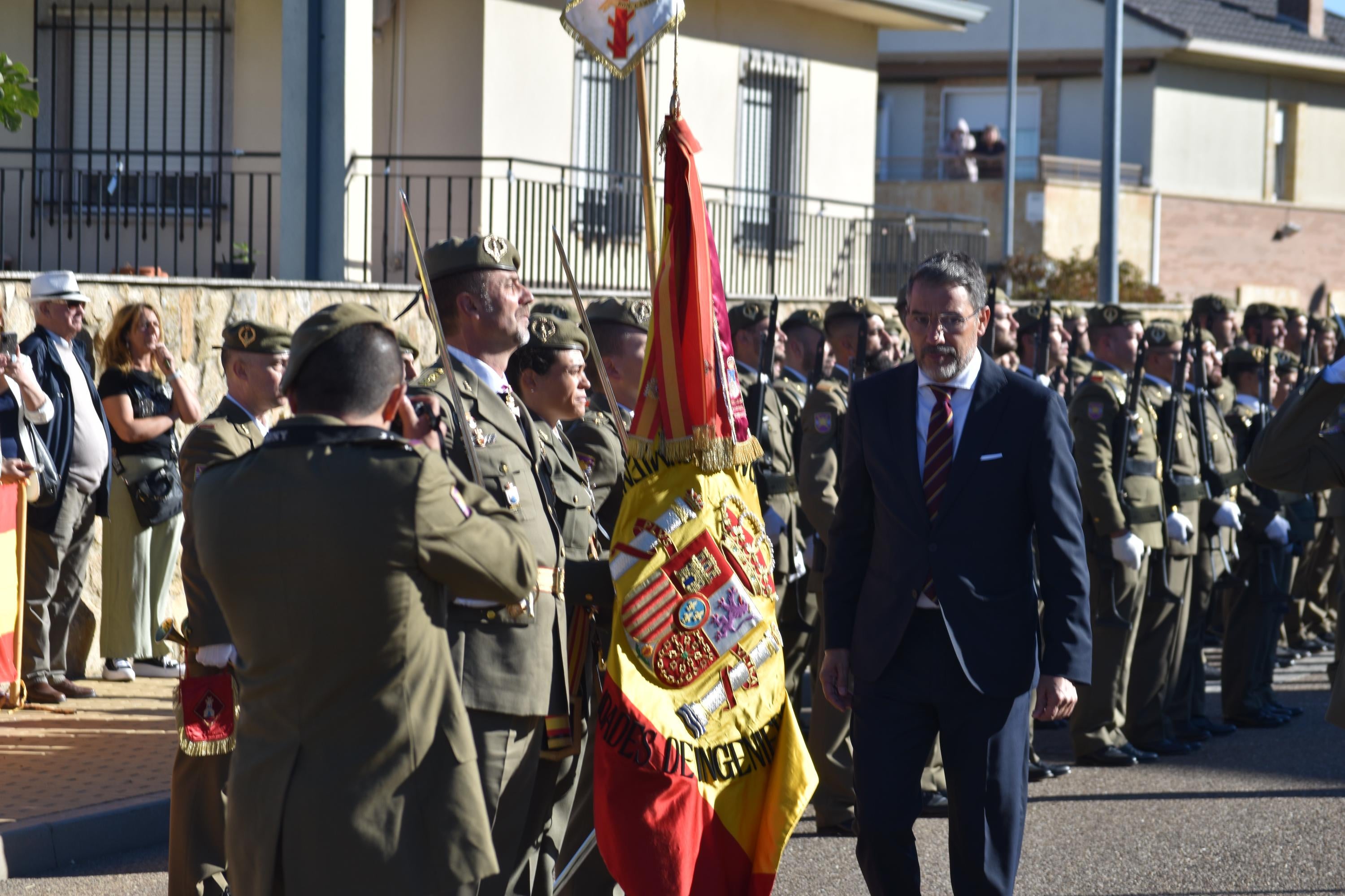 Villamayor celebra su primera Jura de Bandera civil con la participación de 104 ciudadanos
