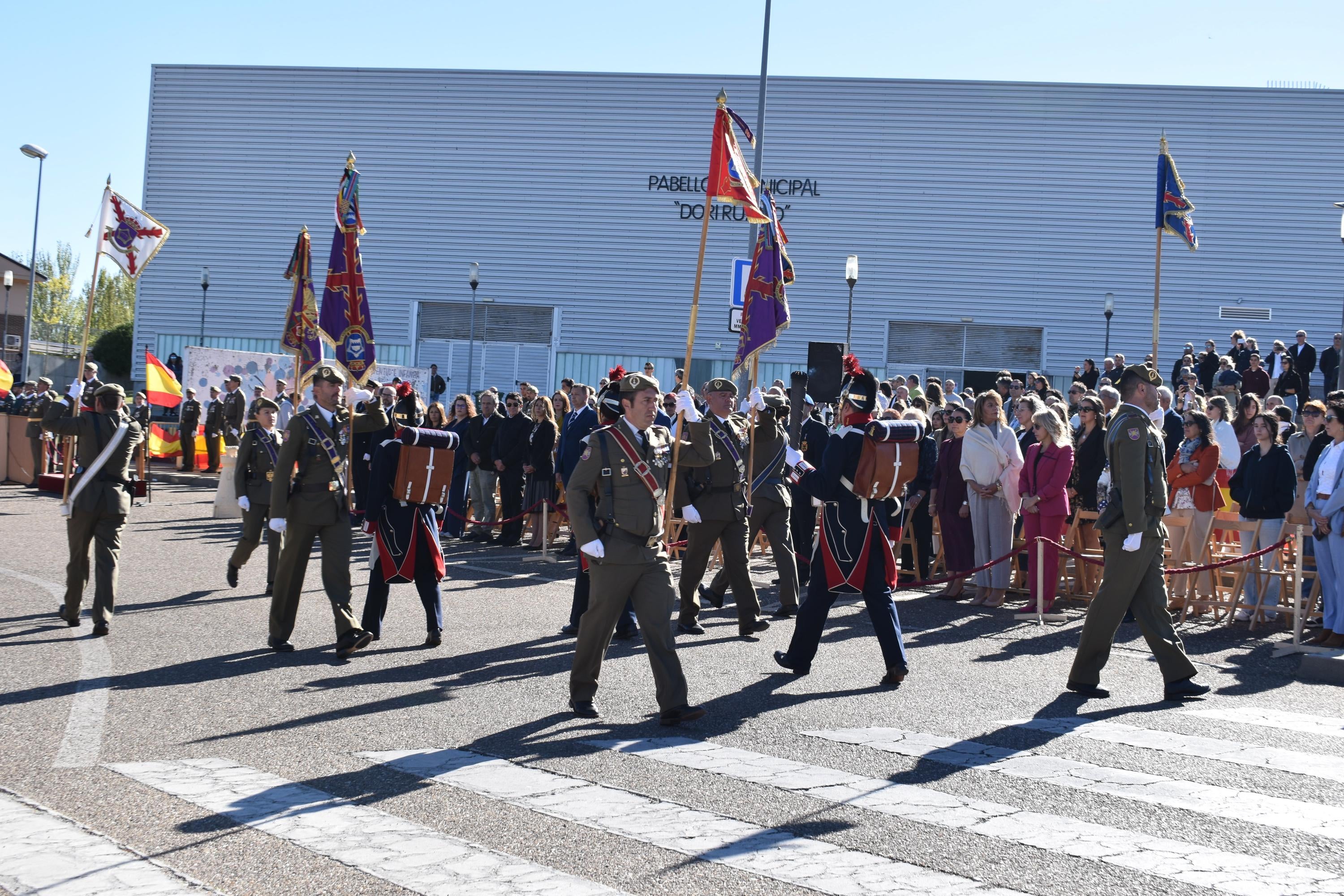 Villamayor celebra su primera Jura de Bandera civil con la participación de 104 ciudadanos