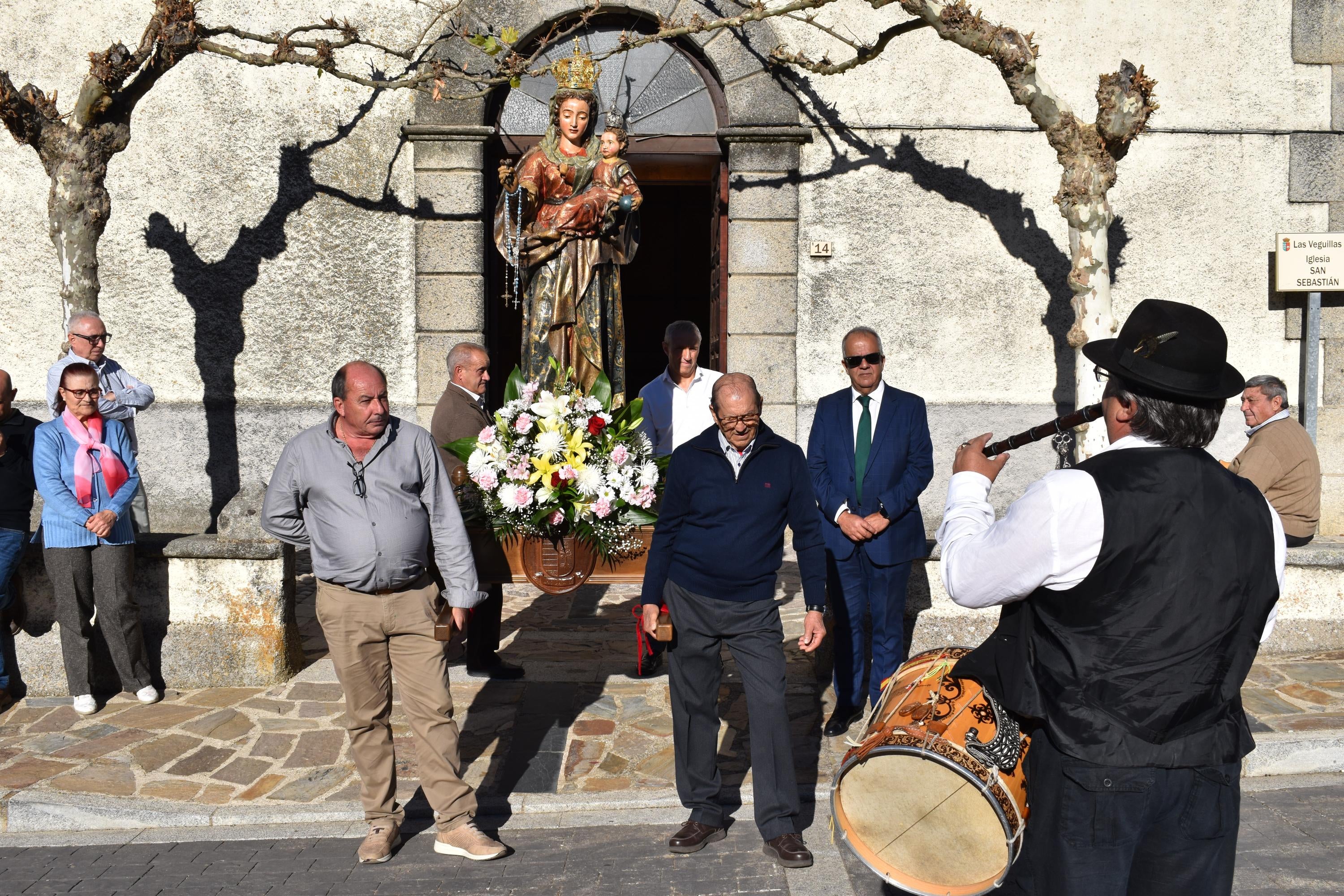 Las Veguillas venera a la Virgen del Rosario