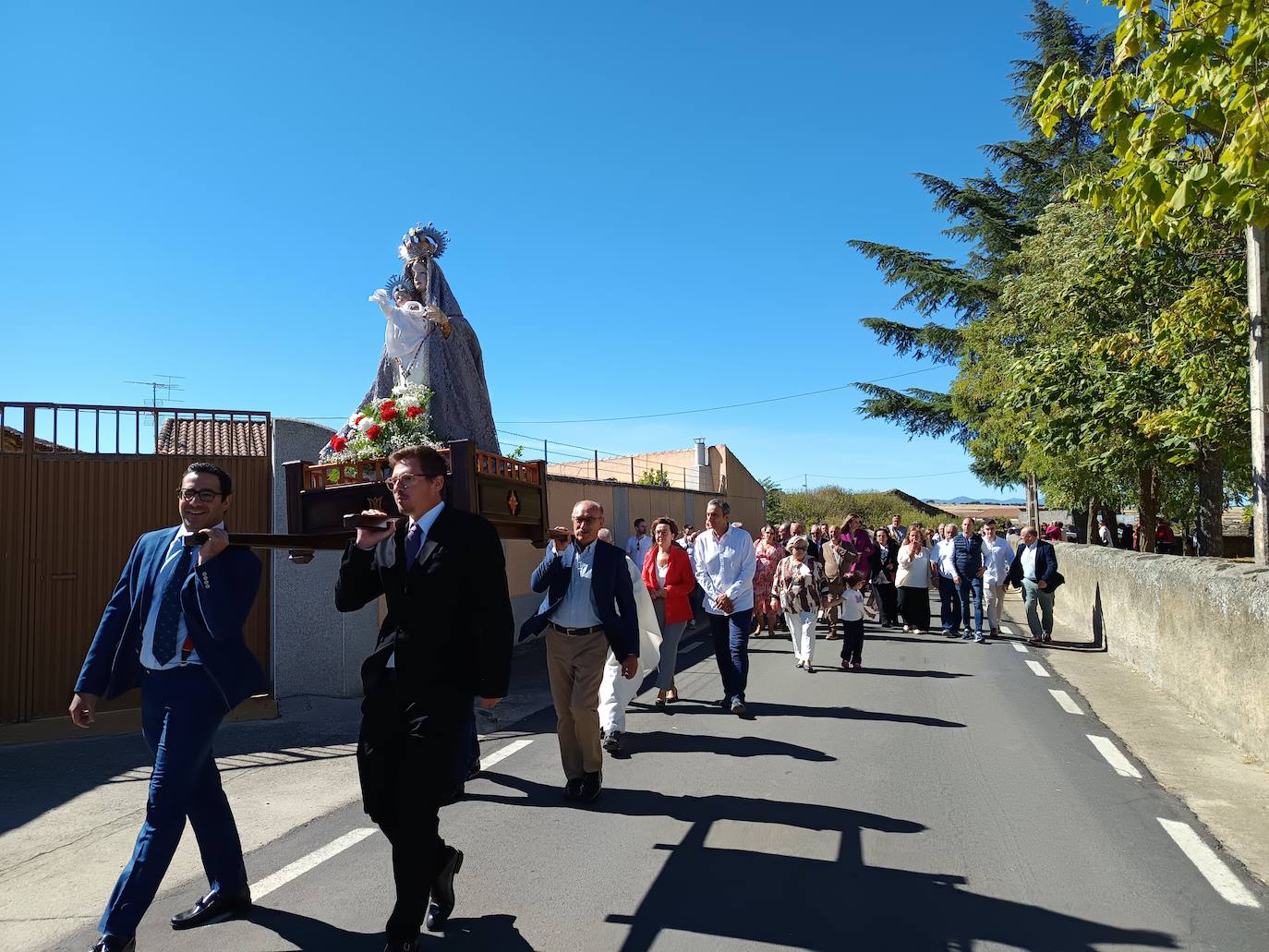 Pizarral honra a la Virgen del Rosario