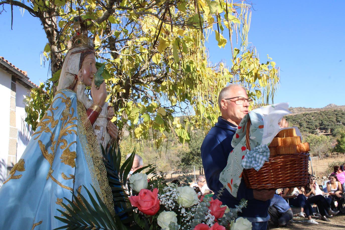 Ofrendas de devoción a la Virgen de la Yedra