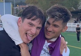 Parra, que firmó un encuentro más que notable, trata de superar al local Julen.